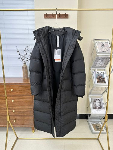 lululemon Women's Wunder Puff Long Hooded Puffer Coat in Black