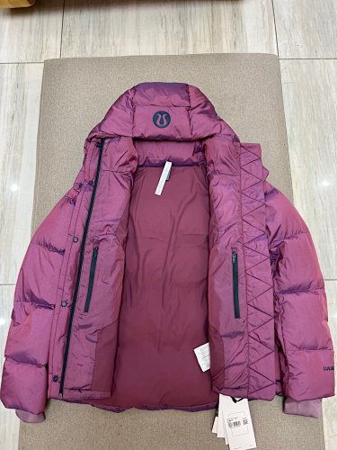 lululemon Women's Wunder Puff Hooded Jacket in Plum