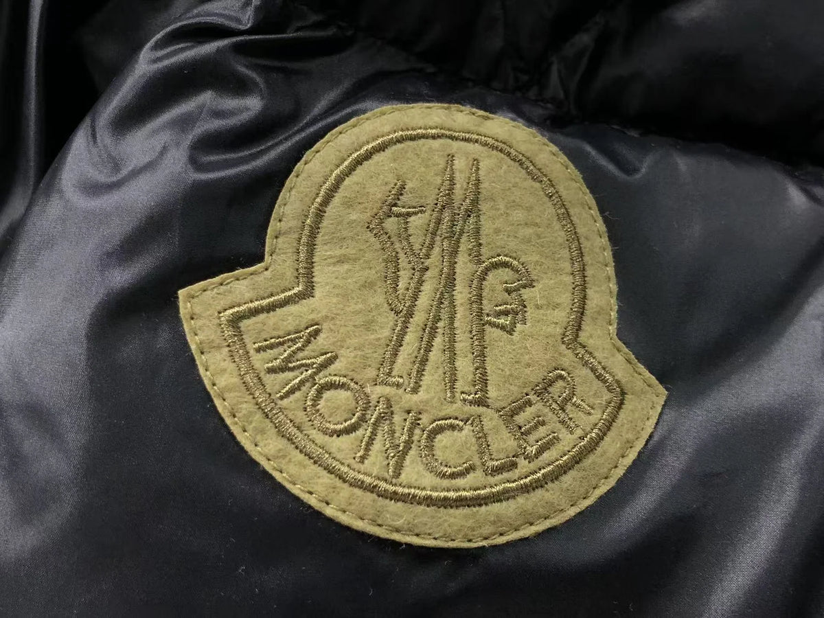Moncler Sumido Stand-Collar Down Jacket - Black