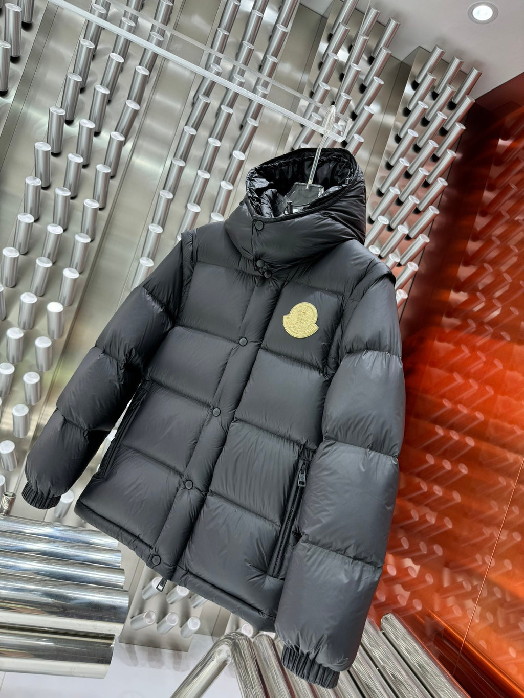 Moncler Detachable-Sleeve Hooded Puffer Jacket in Charcoal Grey
