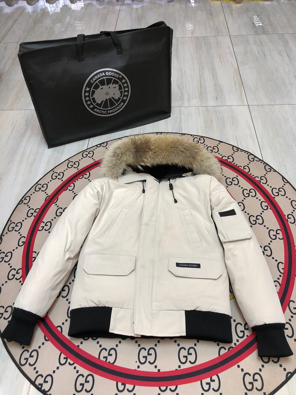 Canada Goose Chilliwack Hooded Bomber Jacket - Off-White