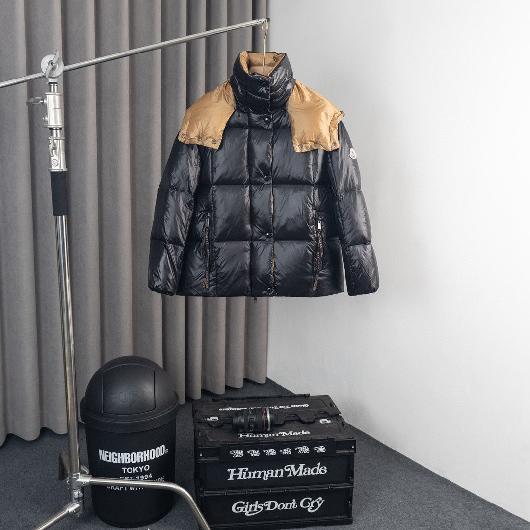 Moncler Parana Hooded Puffer Jacket in Black with Gold-Tone Accents