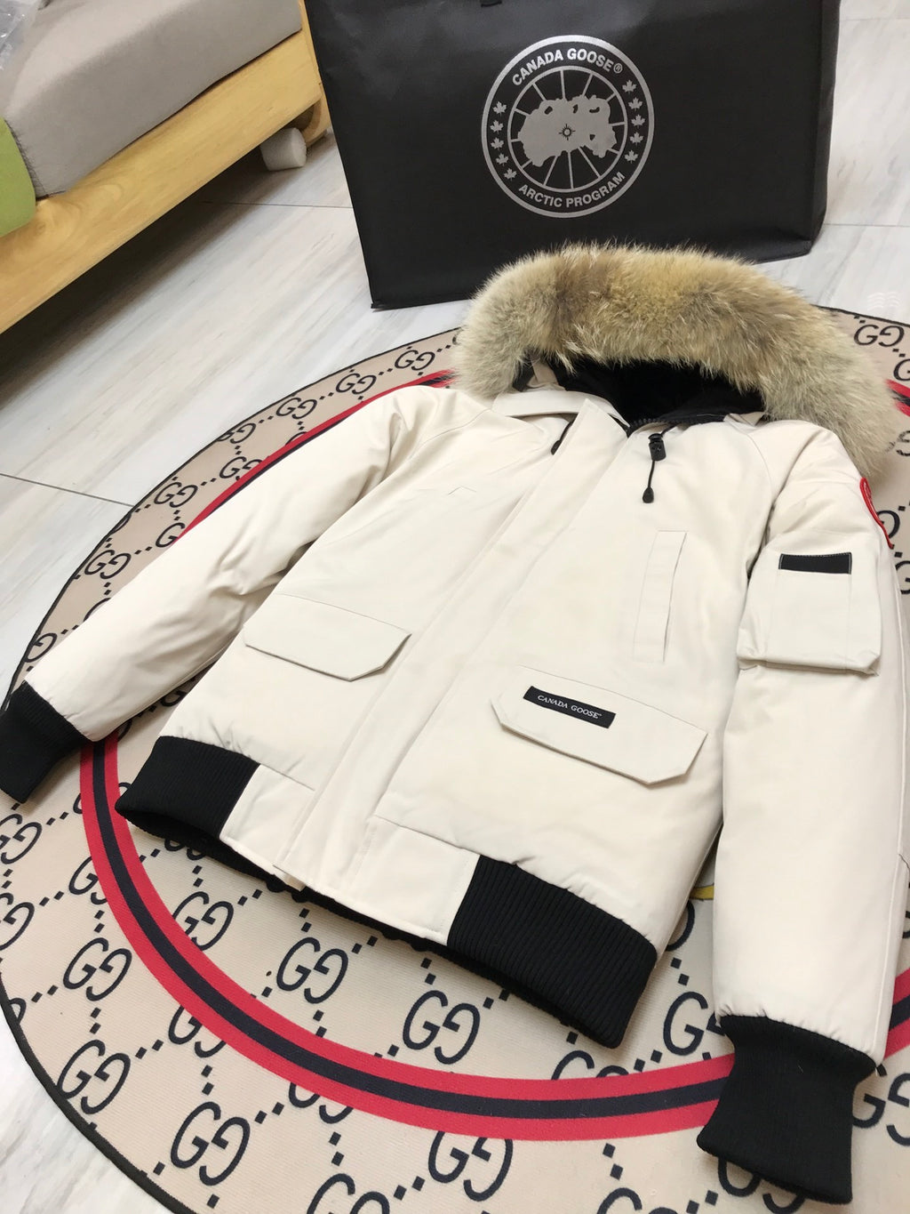Canada Goose Chilliwack Hooded Bomber Jacket - Off-White