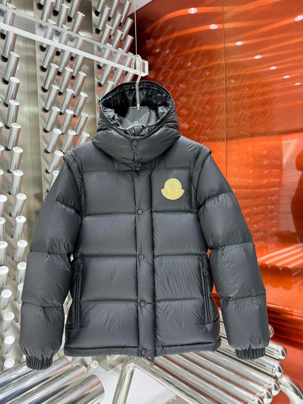 Moncler Detachable-Sleeve Hooded Puffer Jacket in Charcoal Grey