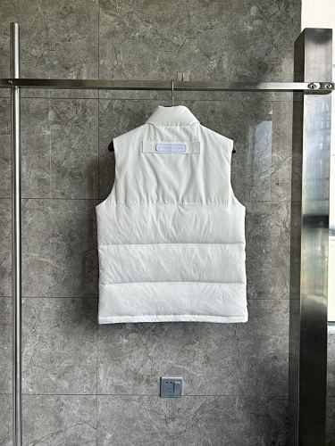 Canada Goose Quilted Stand-Collar Vest in White