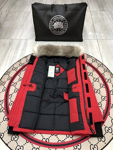 Canada Goose Unisex Expedition Parka in Red
