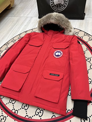 Canada Goose Unisex Expedition Parka in Red